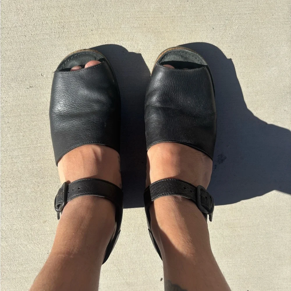 Heels - Picture 9 of 9